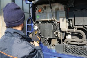 Nářadí BETA pro testování a utěsnění chladicí soustavy nákladních vozidel, nástroj na utěsnění chladícího systému nákladních vozidel, tester chlazení u náklaďáků