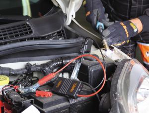 ochrana aut při svařování 12V 24V stabilizátor palubního napětí aut při svařování,ochrana elektroniky při sváření na autě 12V i 24V 