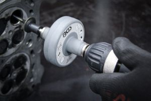 přípravek na zabrušování ventilů do vrtačky ,přípravek lapovací na ventily motoru se dvěma přísavkami