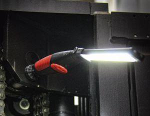 pracovní Akumulátorová LED polohovací lampa 5W štíhlá s magnetem BGS