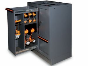 dílenská skříňka s držákem aku nářadí dobíjecí stanice pro sestavy Beta C45pro Pevný modul pro dobíjení dílenského elektrického nářadí  C45PRO2.0/MRE