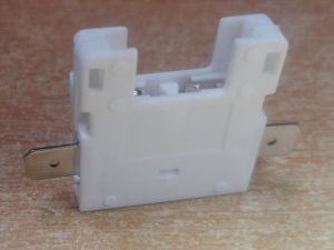 Držák plochých pojistek bílý