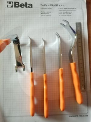 uvolňovač plastových příchytek auto čalounění jemná sada profi Beta1479LB/C5,vytahovač plastových hříbků autočalounění a plastů