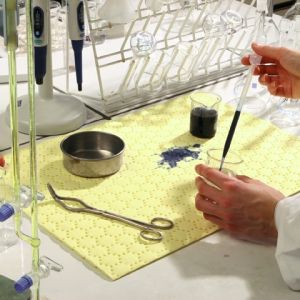 Chemické rohože silné, zpevněné a perforované - DBCF 5040, sorbent, absorpční utěrka, utěrka na oleje, utěrka na vysoušení olejových skvrn